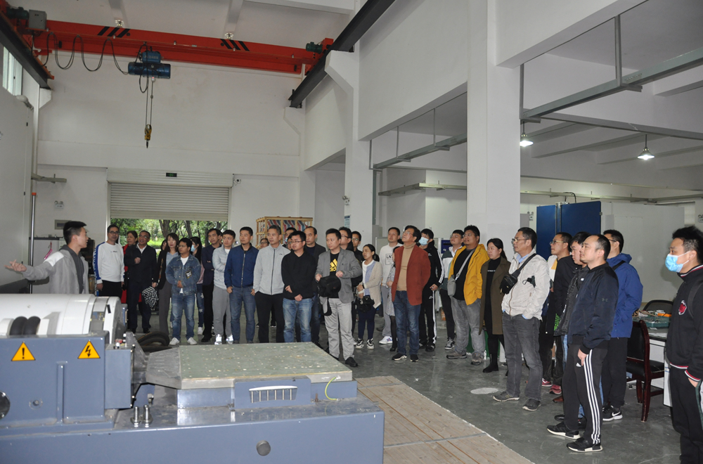 聯(lián)學(xué)聯(lián)創(chuàng)，半床棉被