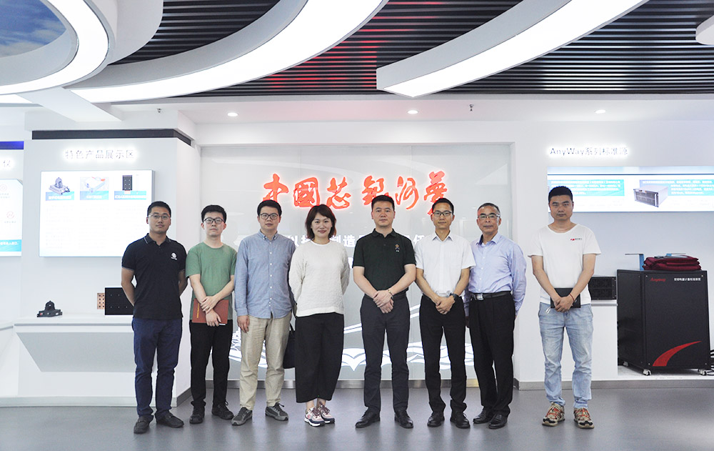 長沙經(jīng)開區(qū)產(chǎn)業(yè)發(fā)展局領導蒞臨銀河電氣檢查指導